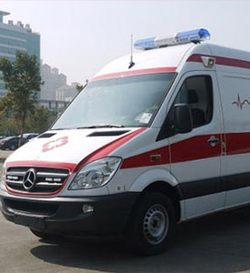 富宁xian奔驰凌特重症监护车